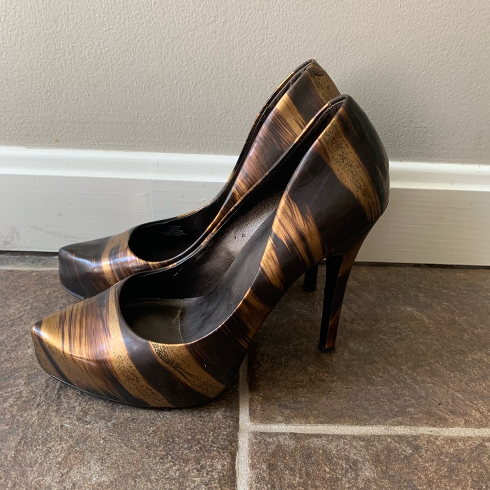 Jessica Simpson Tiger Striped Heels 👠